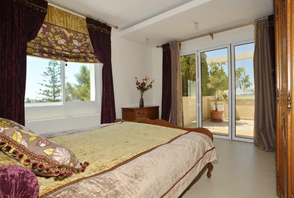 Apartmán Huge Penthouse With Private Pool Paphos Exteriér fotografie
