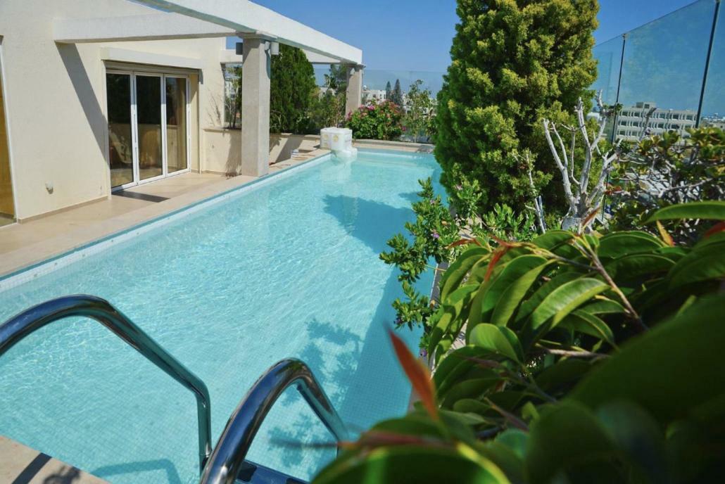 Apartmán Huge Penthouse With Private Pool Paphos Exteriér fotografie